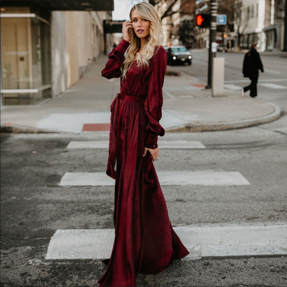 NWT 💥LAST ONE💥 Gorgeous Garnet Satin Maxi Dress - Picture 5 of 7